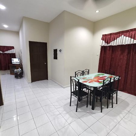 Homestay Selinsing Simpang Ampat Semanggol Extérieur photo